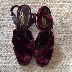 YVES SAINT LAURENT  red velvet 36.5